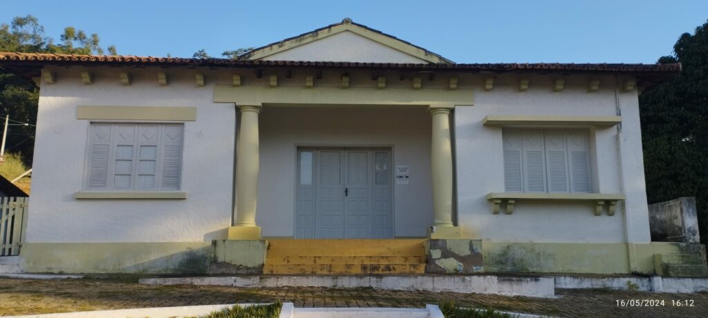 5_residencia oficial fachada perto
